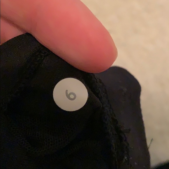Lululemon sports bra - Picture 3 of 3